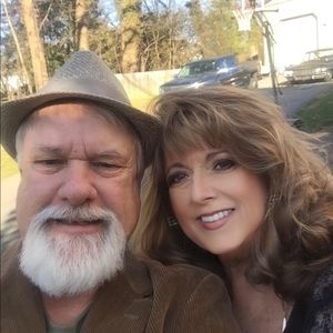 Meet your Posher, Debra